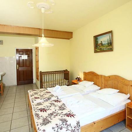 Hotel Korona Hajduszoboszlo Bagian luar foto