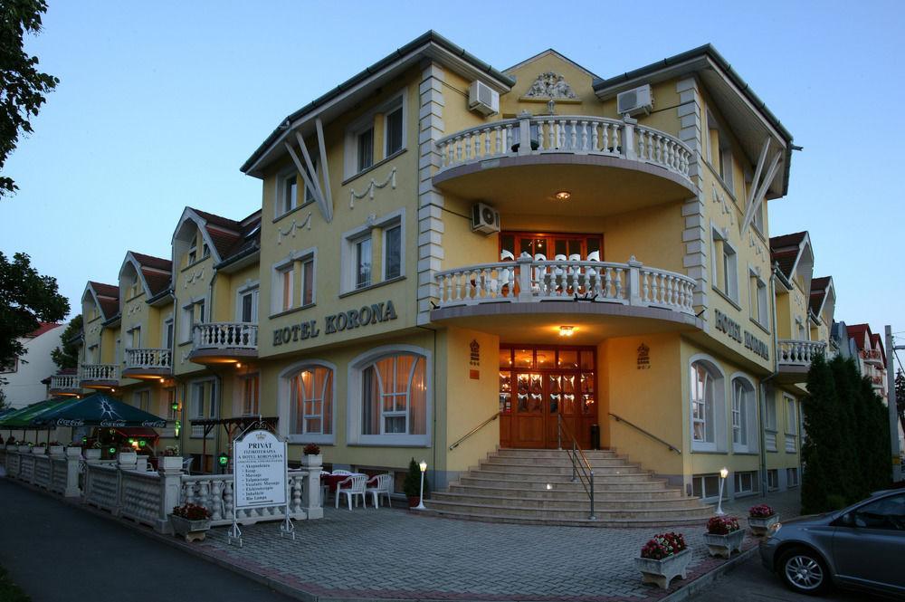 Hotel Korona Hajduszoboszlo Bagian luar foto