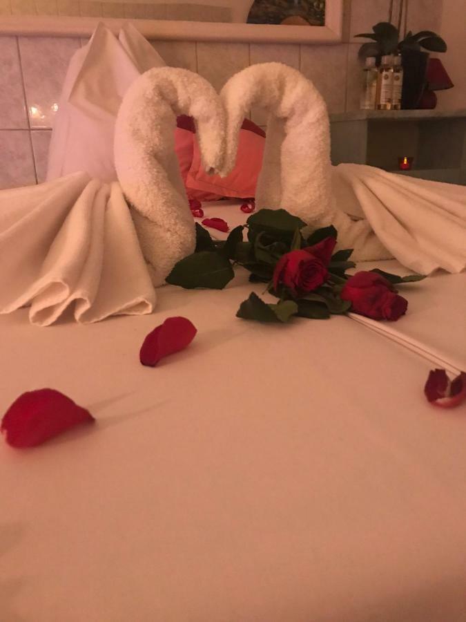 Hotel Korona Hajduszoboszlo Bagian luar foto