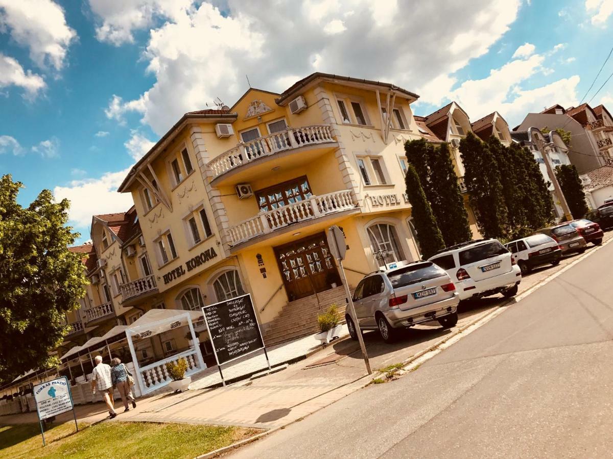 Hotel Korona Hajduszoboszlo Bagian luar foto